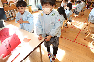 フェスティバルの招待状　りす