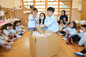 お餅つきごっこ　こあら