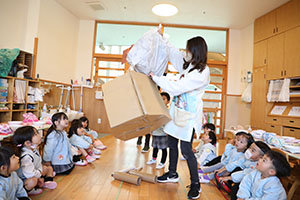 お餅つきごっこ　こあら