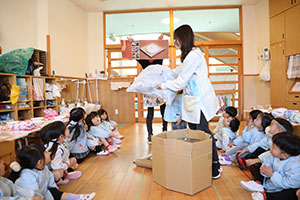 お餅つきごっこ　こあら