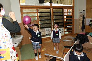 お化け屋敷ごっこ　B