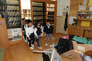 お化け屋敷ごっこ　B