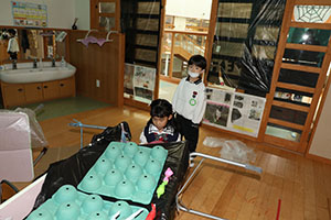 お化け屋敷ごっこ　B