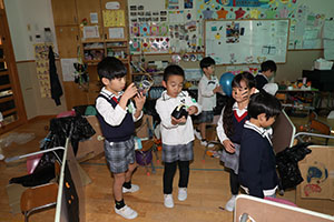 お化け屋敷ごっこ　B