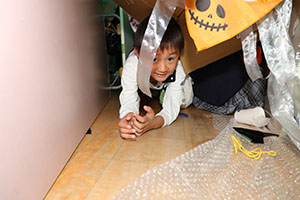 お化け屋敷ごっこ　B