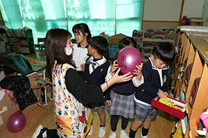 お化け屋敷ごっこ　B