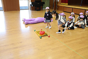 色々運びリレー　ばら・すみれ