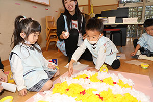 エンゼル幼稚園70歳のお誕生日の制作　きりん