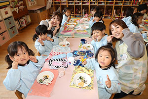 もちつき大会　きりん・ぱんだ・こあら (2歳児クラス）NO．2