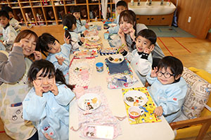 もちつき大会　きりん・ぱんだ・こあら (2歳児クラス）NO．2