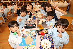 もちつき大会　きりん・ぱんだ・こあら (2歳児クラス）NO．2