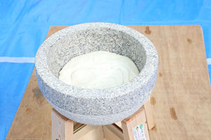 もちつき大会　こあら・ぱんだ・きりん (2歳児クラス）NO．1