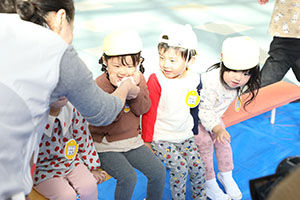 もちつき大会　こあら・ぱんだ・きりん (2歳児クラス）NO．1