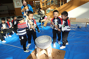 もちつき大会　年長組　NO.1