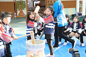 もちつき大会　年長組　NO.1