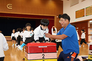 体操教室　ー跳び箱ー　さくら