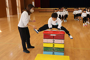 体操教室　ー跳び箱ー　さくら