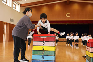 体操教室　ー跳び箱ー　たんぽぽ