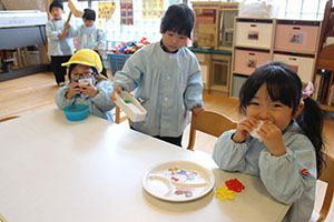 おもちつきごっこ　ぱんだ