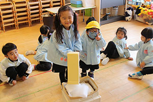 おもちつきごっこ　ぱんだ