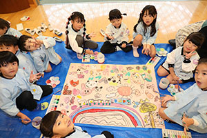 みんなの絵が完成しました　すみれ・A