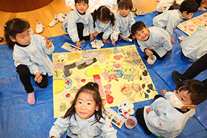 みんなの絵が完成しました　すみれ・A