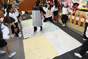 みんなの絵が完成しました　すみれ・A