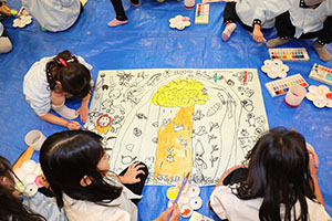 みんなの絵が完成しました　すみれ・A