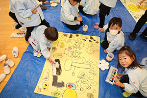 みんなの絵が完成しました　すみれ・A