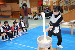 もちつき大会　うさぎ・りす・ことり 　NO．1
