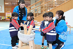 もちつき大会　うさぎ・りす・ことり 　NO．1