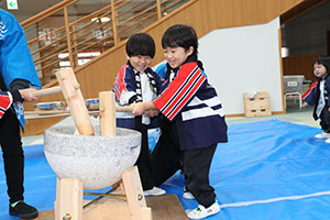 もちつき大会　うさぎ・りす・ことり 　NO．1