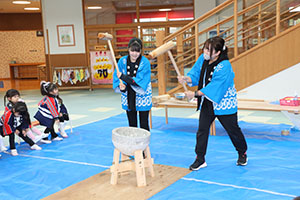 もちつき大会　うさぎ・りす・ことり 　NO．1