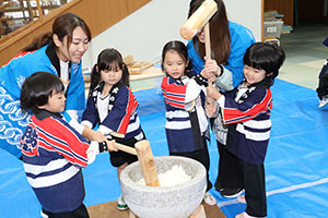 もちつき大会　うさぎ・りす・ことり 　NO．1