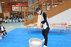 もちつき大会　うさぎ・りす・ことり 　NO．1