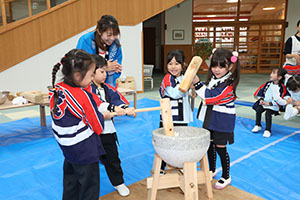 もちつき大会　年中組　NO.1
