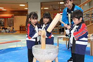 もちつき大会　年中組　NO.1