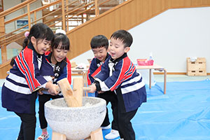 もちつき大会　年中組　NO.1