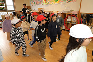 八郷小学校2年生のみなさんが見学に来てくれました