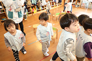 いす取りゲーム楽しかったね　ひよこ