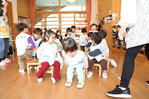 いす取りゲーム楽しかったね　ひよこ