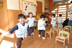 いす取りゲーム楽しかったね　ひよこ