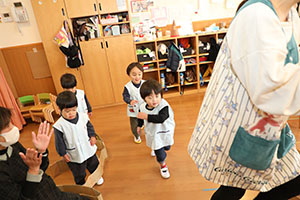 いす取りゲーム楽しかったね　ひよこ