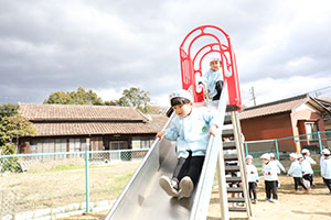 お散歩へでかけました　さくら・たんぽぽ