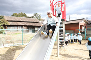 お散歩へでかけました　さくら・たんぽぽ