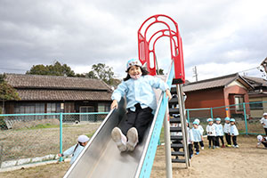 お散歩へでかけました　さくら・たんぽぽ