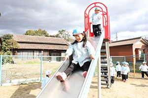 お散歩へでかけました　さくら・たんぽぽ