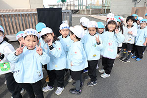 お散歩へでかけました　さくら・たんぽぽ