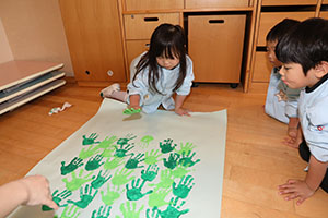 クリスマスツリーの制作　うさぎ