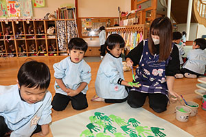 クリスマスツリーの制作　うさぎ